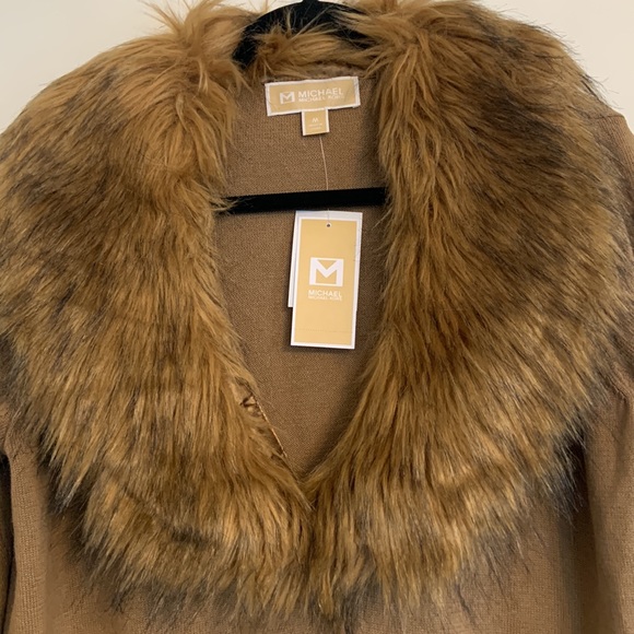 ⚠️SOLD⚠️ Michael Kors Cardigan with Faux Fur Neckline - Picture 4 of 8
